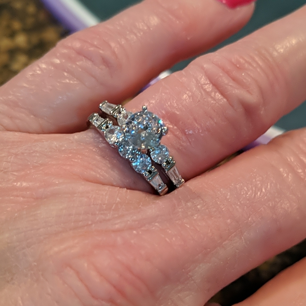 NWOT- Wedding Ring set